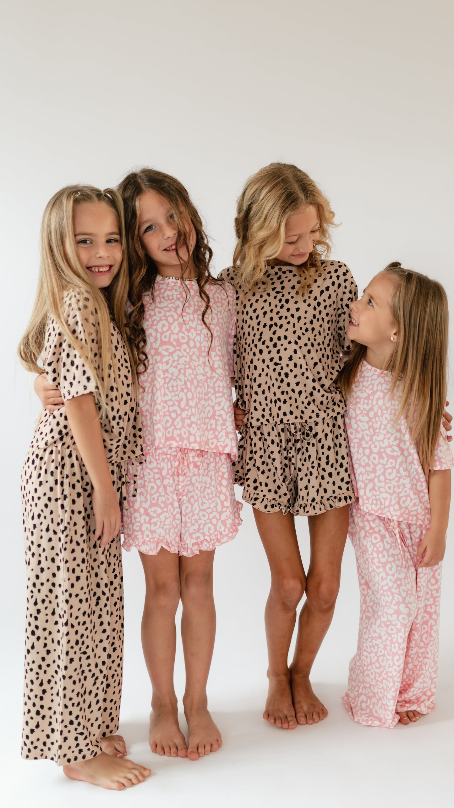 Girl's T-Shirt and Pants Set in Brown Cheetah