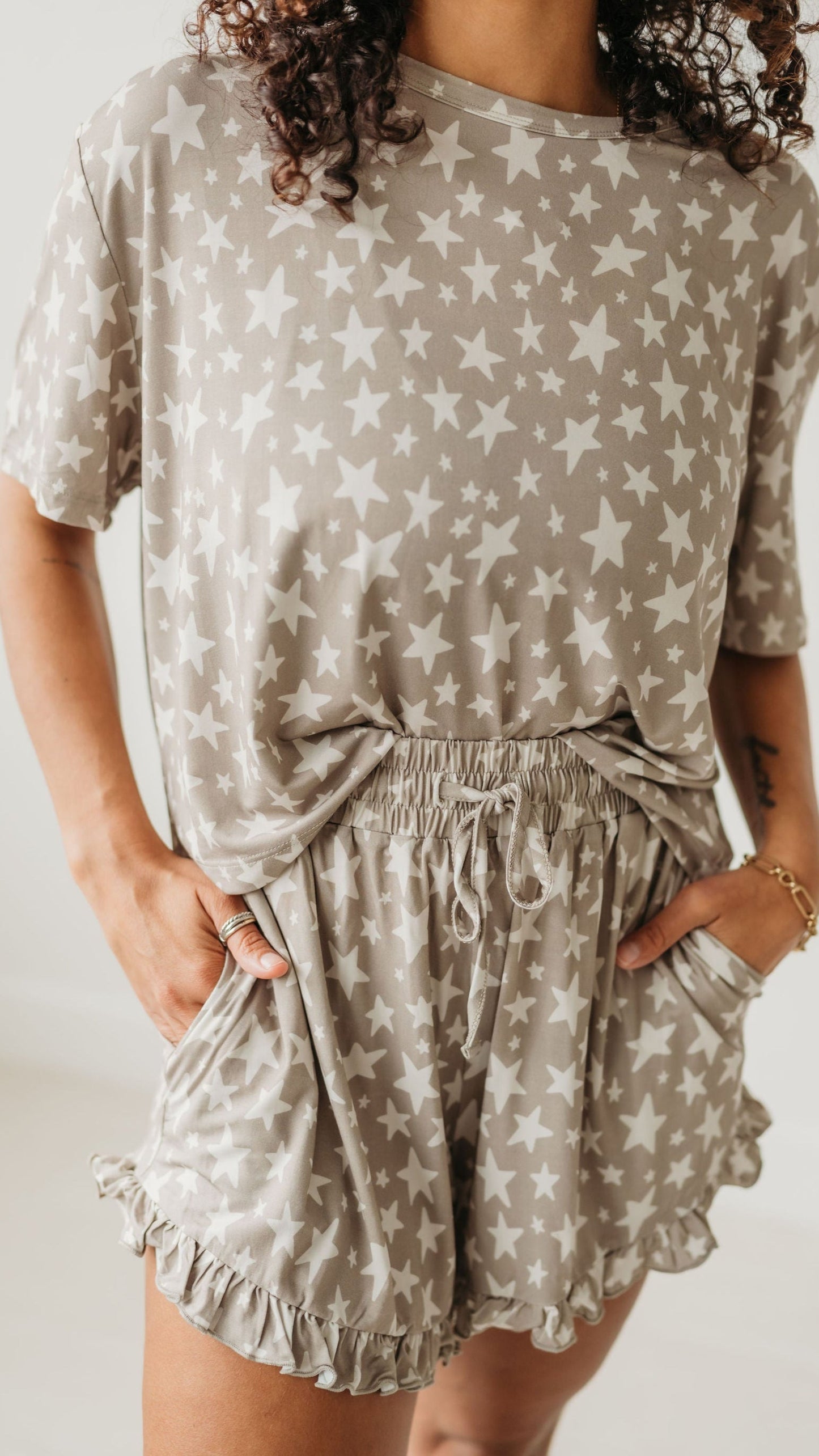 Girls Ruffle Short Set in Green Stars