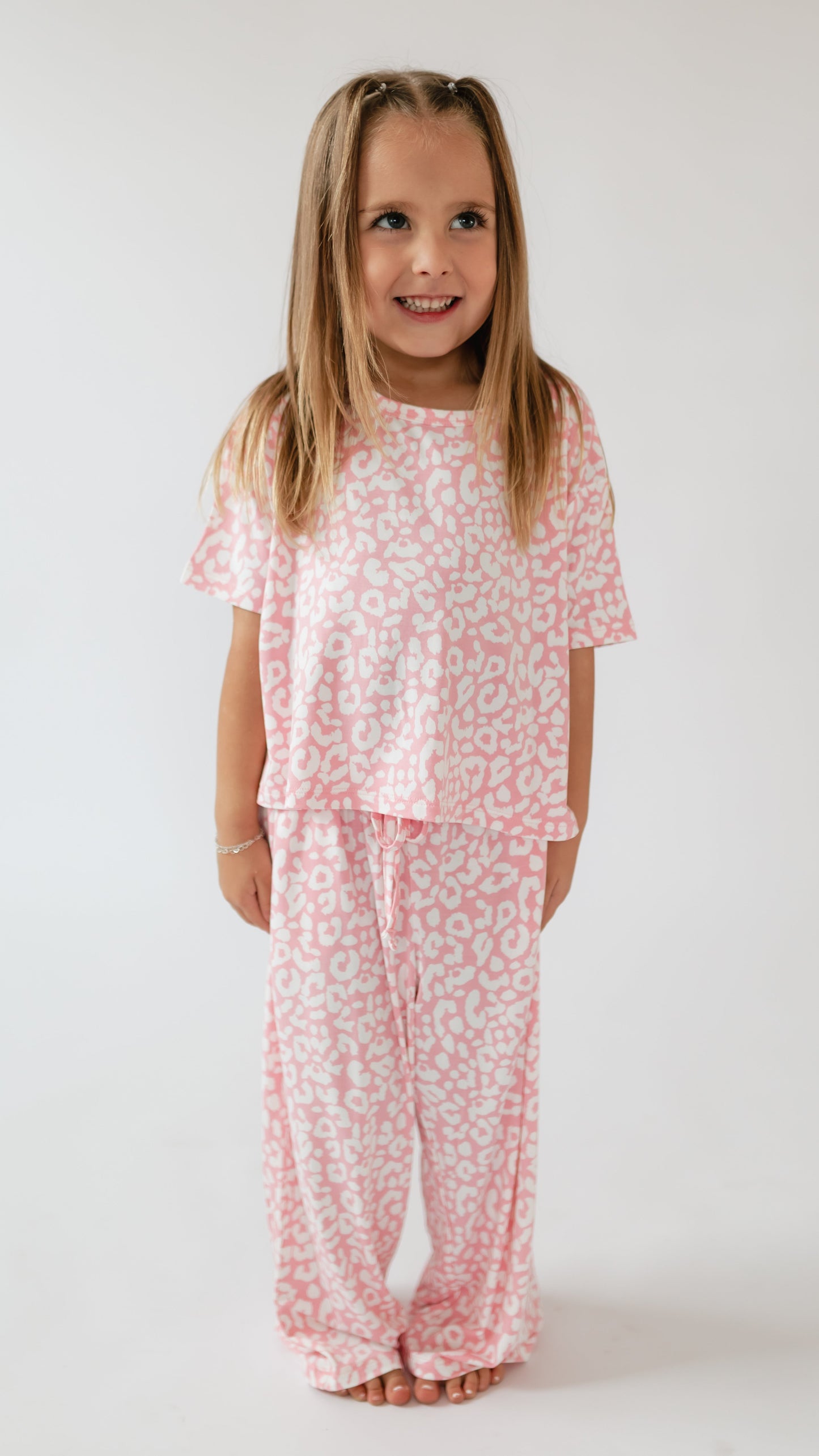 Girl's T-Shirt and Pants Set in Pink Leopard