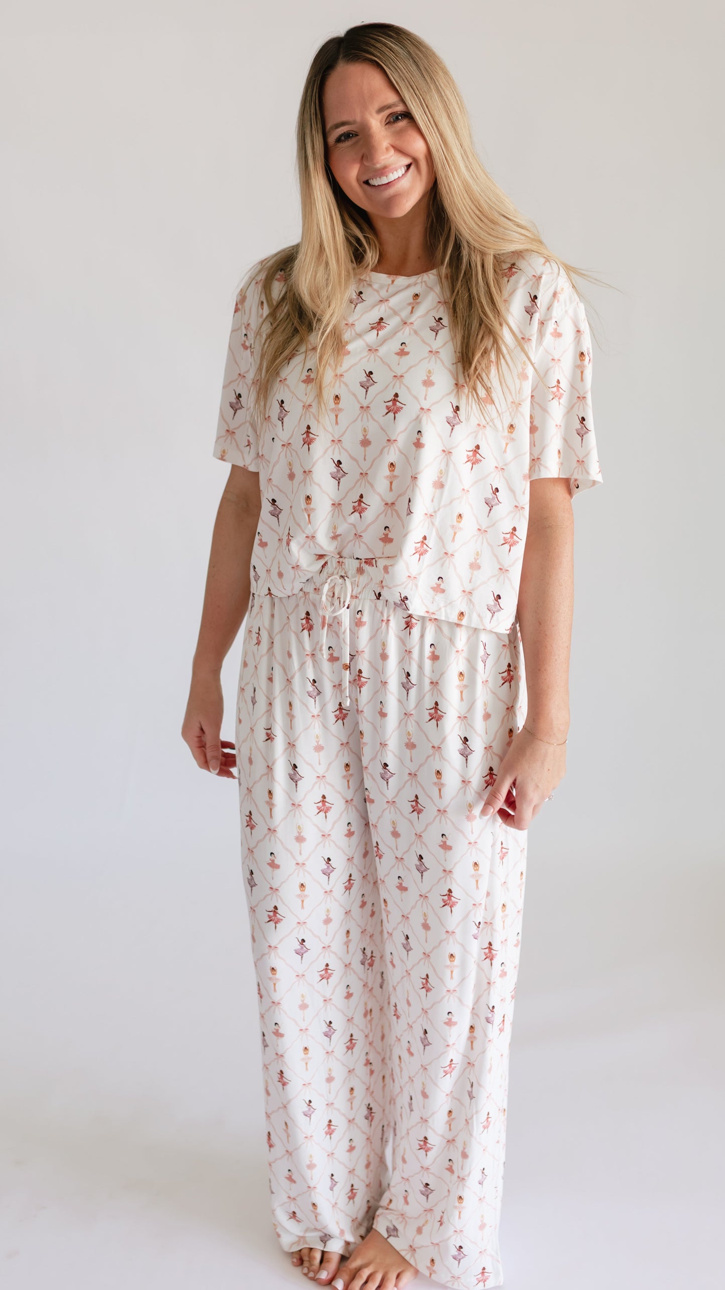 Women's T-Shirt and Pants Set in Dance