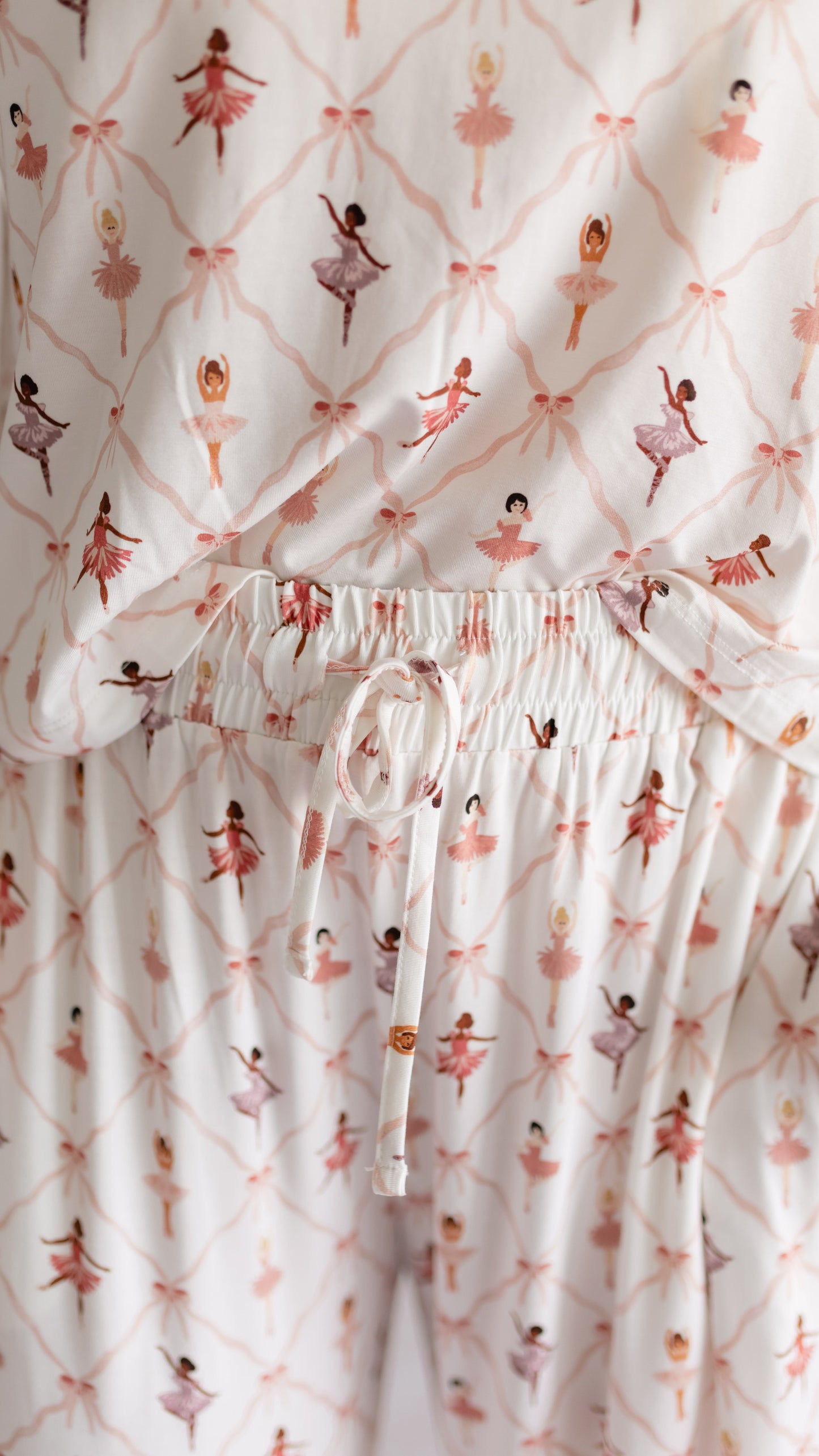 Women's T-Shirt and Pants Set in Dance