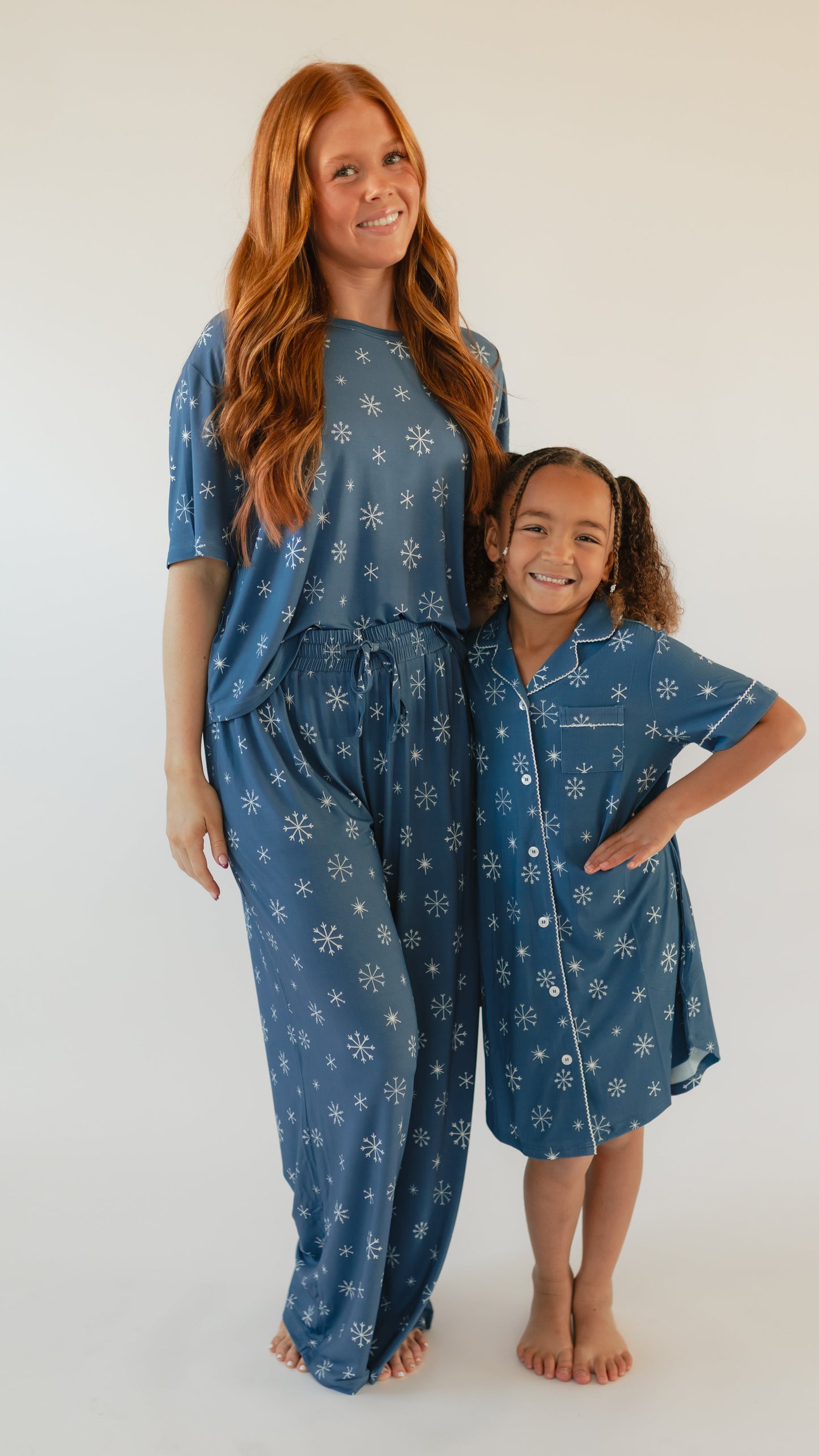 Girl's Button Down Ribbed Dress in Snowflakes