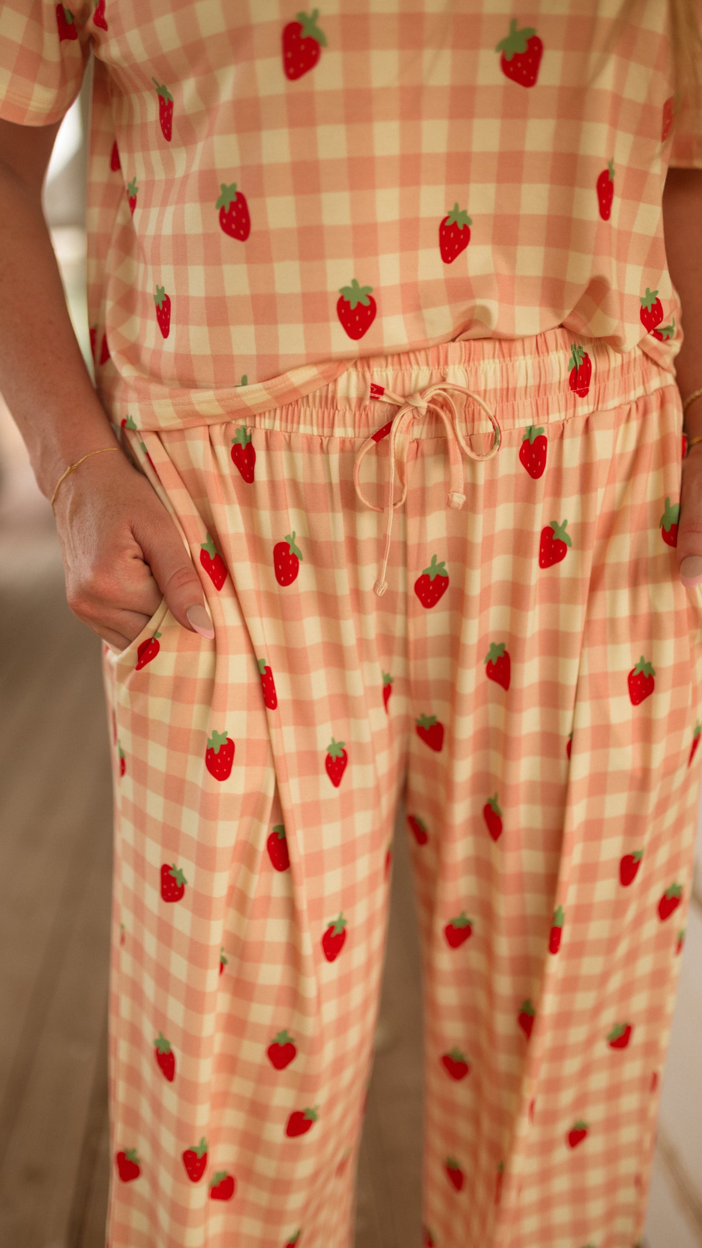 Women’s T-Shirt and Pants Set In Strawberry Gingham