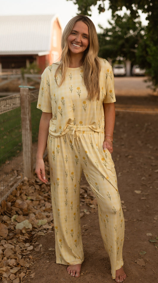 Women’s T-Shirt and Pants Set In Nora