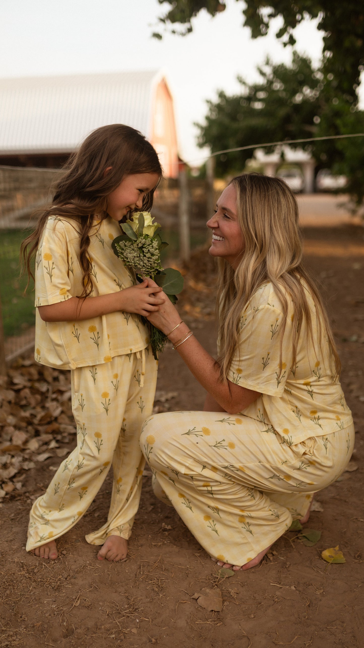 Girl's T-shirt and Pants Set in Nora