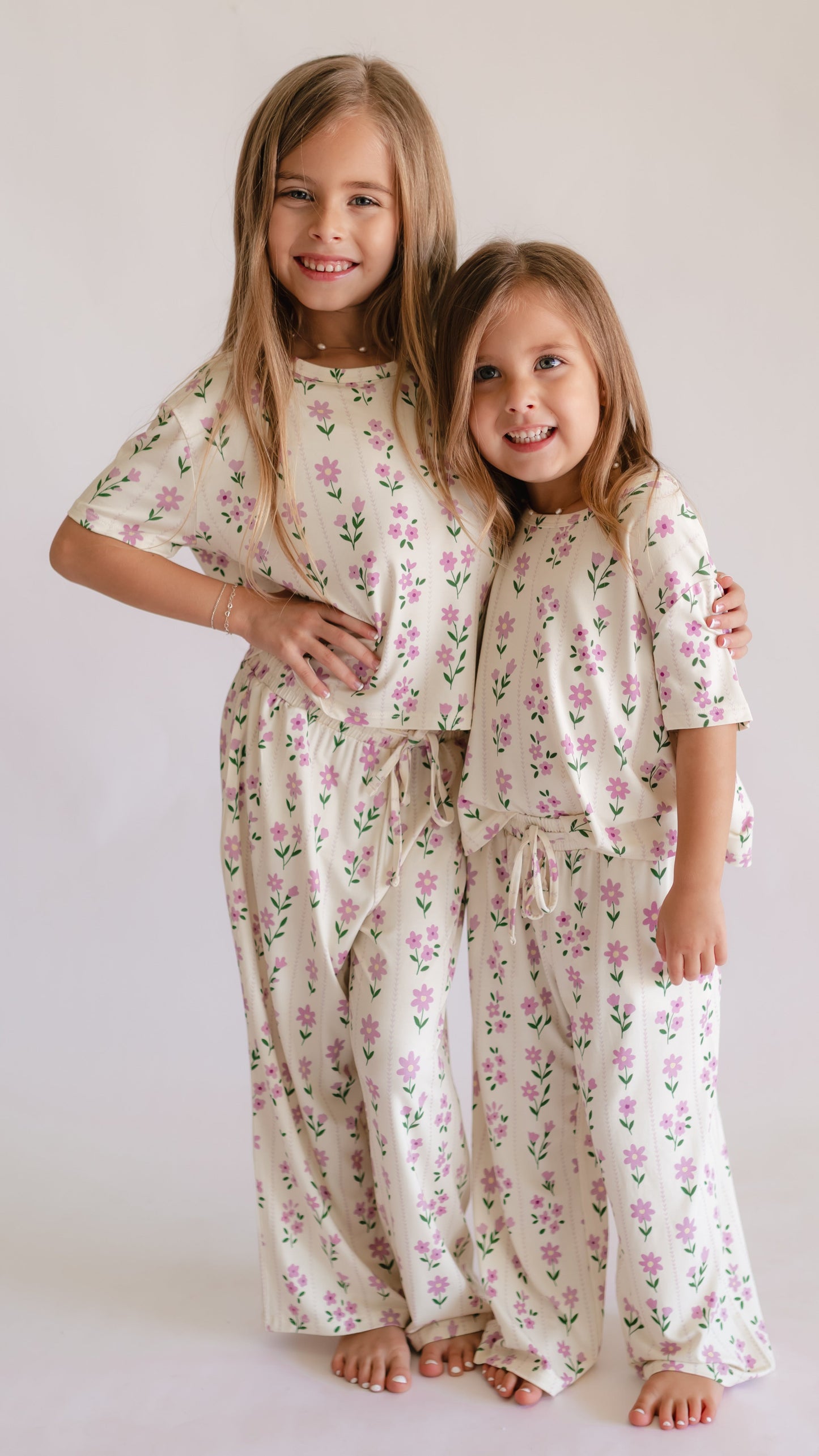 Girl's T-Shirt and Pants Set in Purple Floral