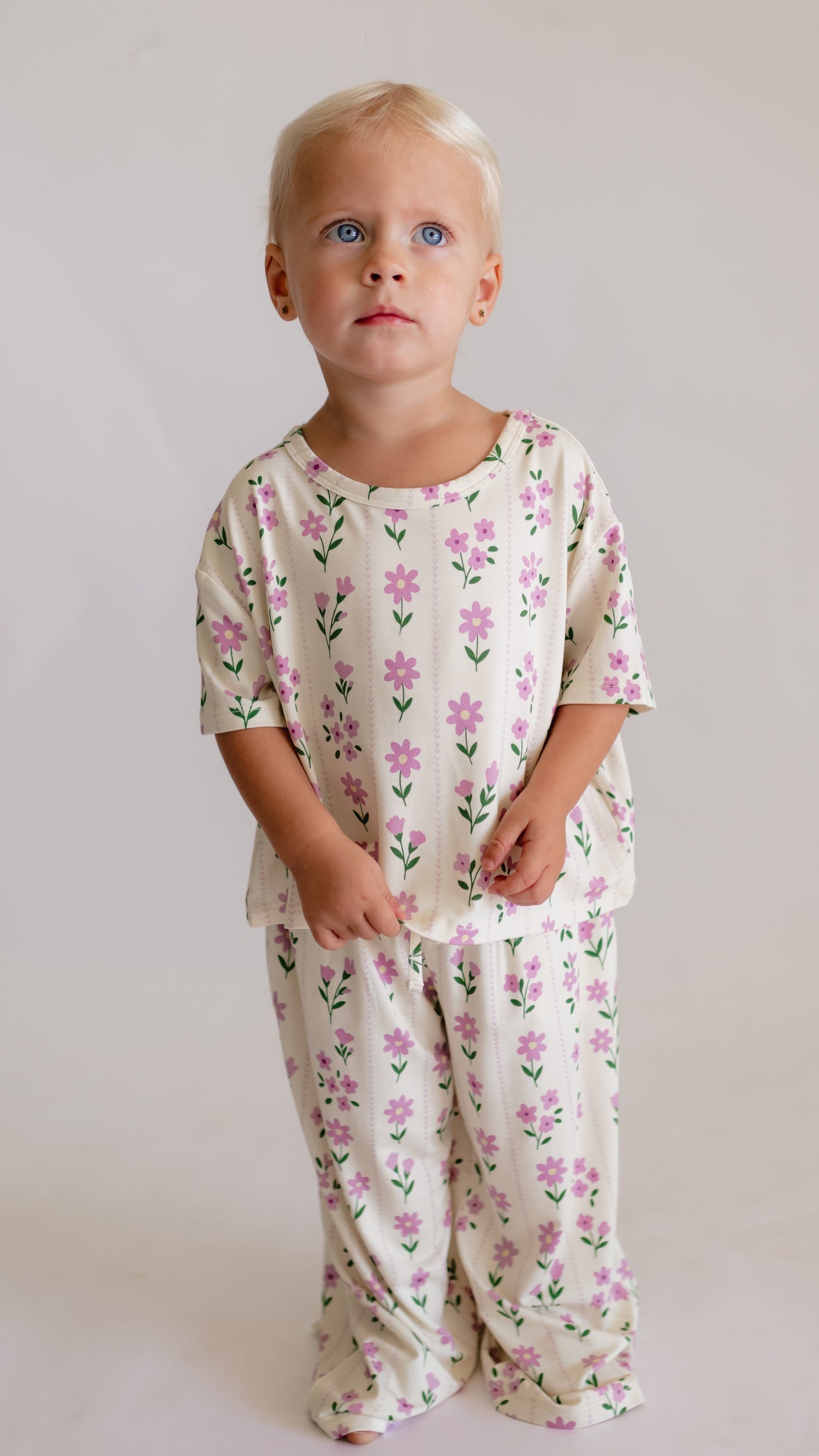 Girl's T-Shirt and Pants Set in Purple Floral