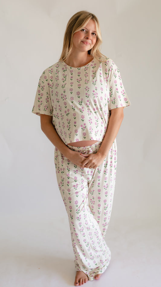 Women's T-Shirt and Pants Set in Purple Floral