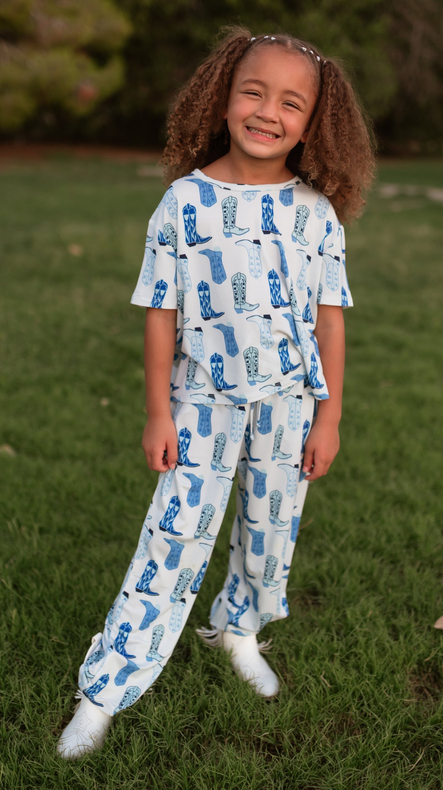 Girl's T-shirt and Pants Set in Blue Western Boots