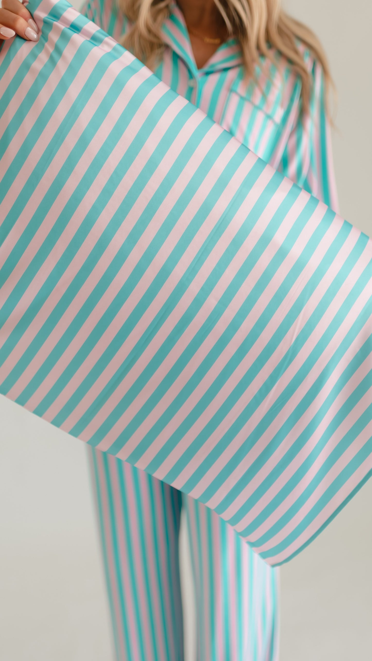 Satin Pillowcase in Cotton Candy Stripes