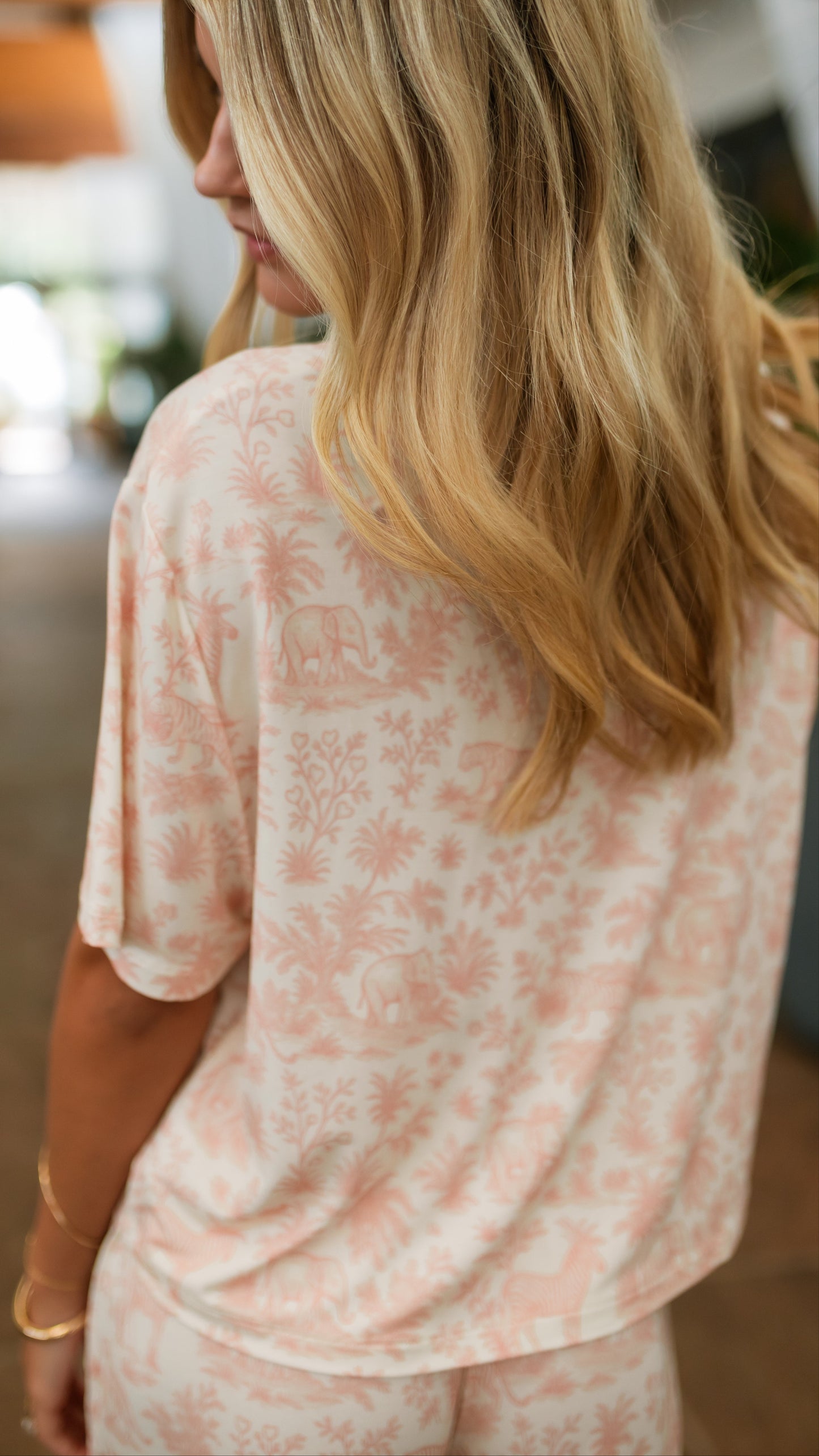 Women’s T-Shirt and Pants Set In Pink Safari