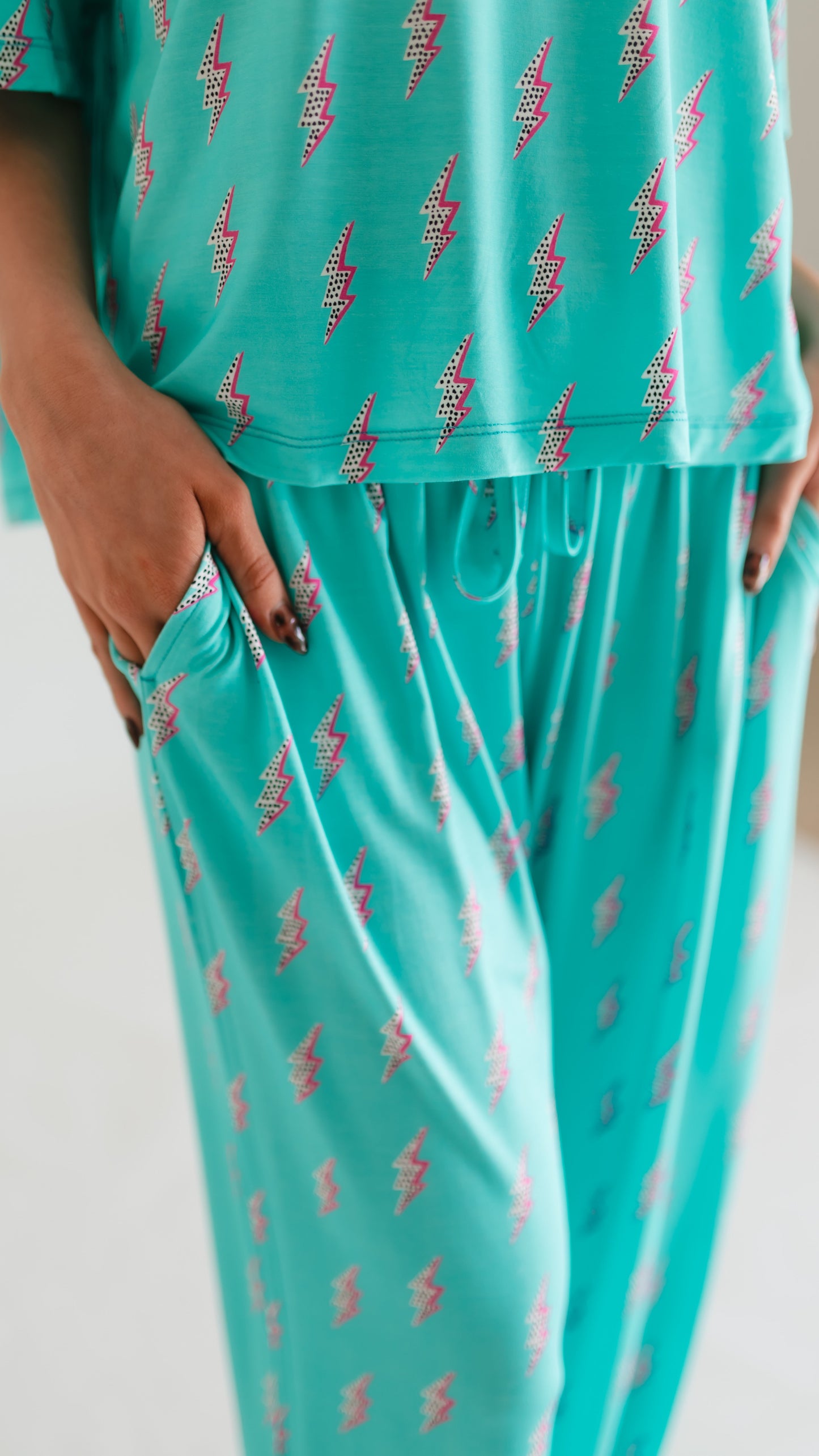 Women's T-Shirt and Pants Set in Neon Bolts