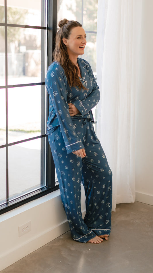 Women's Button Up Set In Snowflakes