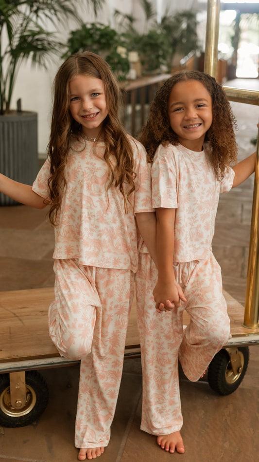 Girl's T-shirt and Pants Set in Pink Safari