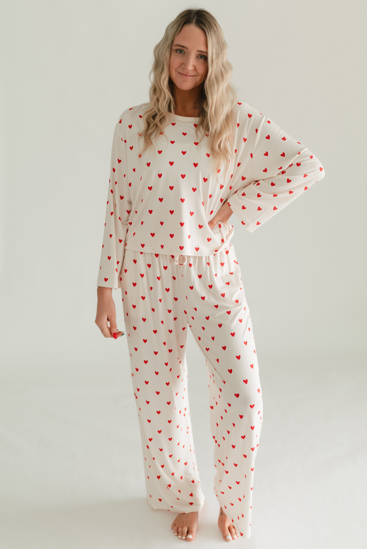 Women's Long Sleeve and Pants Set In Cream Valentine Hearts